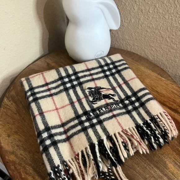 BURBERRY LAP BLANKET - Picture 6 of 6